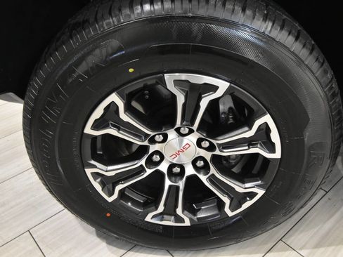 Used 2023 GMC Canyon AT4 w/ AT4 Premium Package image 10