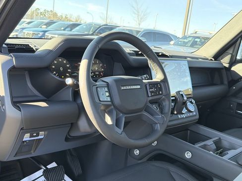 New 2026 Land Rover Defender 110 X-Dynamic SE image 10