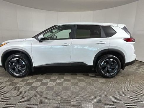 Used 2026 Nissan Rogue SV w/ Cold Weather Package AWD/4WD image 6