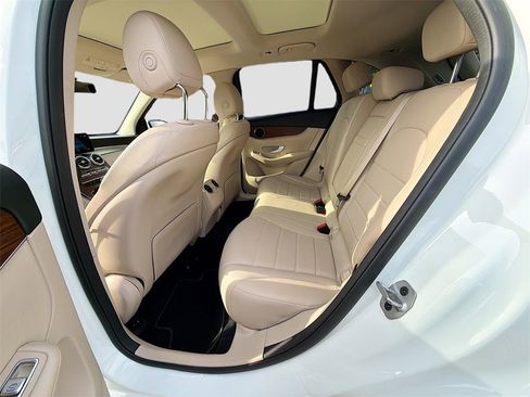 Used 2022 Mercedes-Benz GLC 300 4MATIC image 32