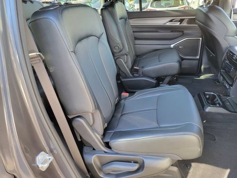 Used 2025 Jeep Wagoneer Series II AWD/4WD image 20