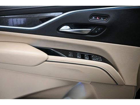 Used 2023 Cadillac Escalade Premium Luxury w/ Performance Package image 32