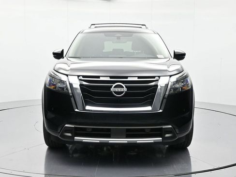 New 2025 Nissan Pathfinder SL image 2