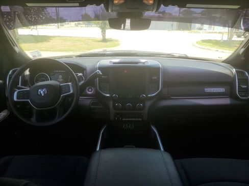 Used 2022 RAM 2500 Big Horn w/ Night Edition AWD/4WD image 9