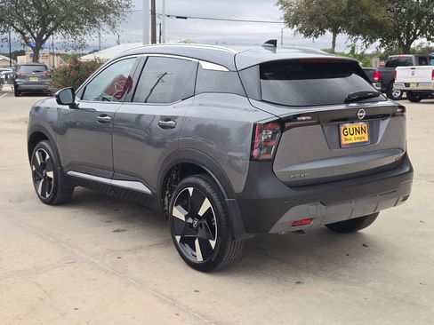 New 2026 Nissan Kicks SR FWD image 5