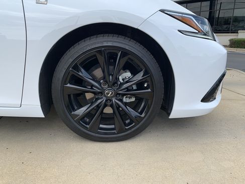 Used 2022 Lexus ES 300h F Sport w/ Accessory Package 2 FWD image 13