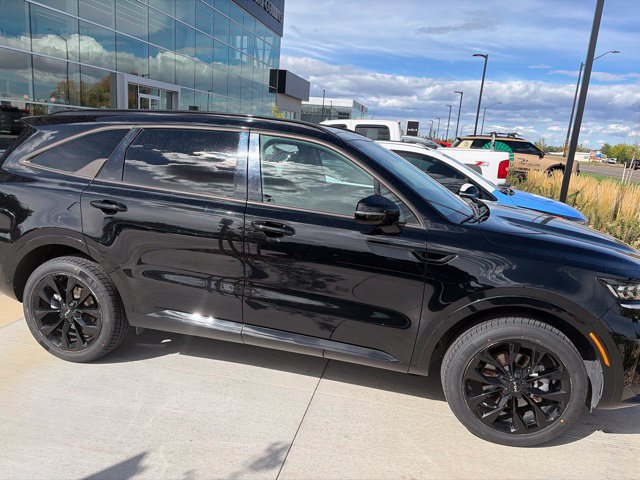 Certified 2023 Kia Sorento SX AWD/4WD image 2