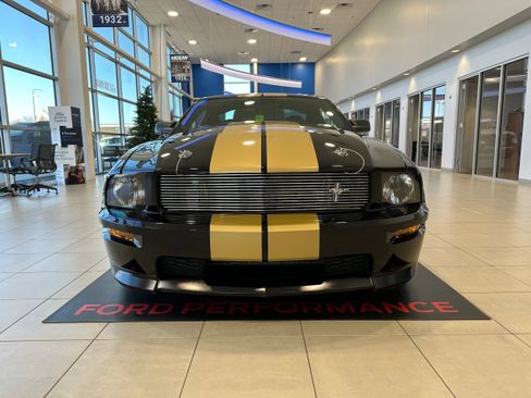 Used 2006 Ford Mustang GT image 3