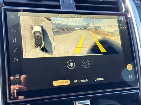 Used 2023 Land Rover Discovery S R-Dynamic image 15