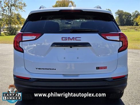 Used 2024 GMC Terrain SLE w/ Driver Convenience Package image 4