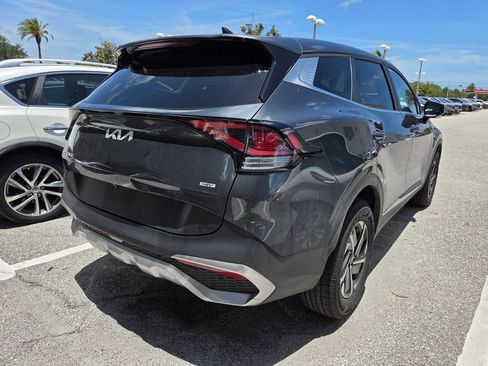 Used 2023 Kia Sportage LX AWD/4WD image 2