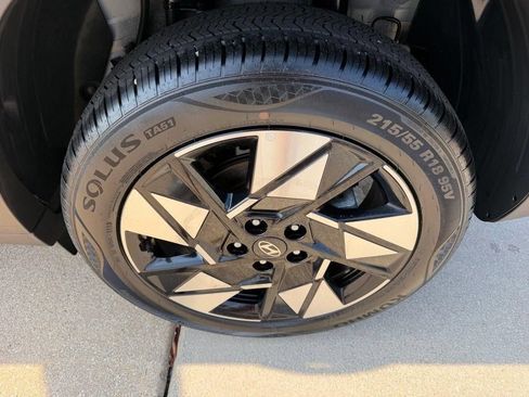 Used 2025 Hyundai Kona SEL AWD/4WD image 28