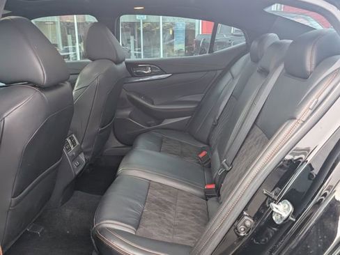 Certified 2022 Nissan Maxima SR w/ Sport Mat Group image 9