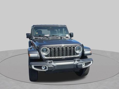 Used 2025 Jeep Wrangler Unlimited Sahara AWD/4WD image 3