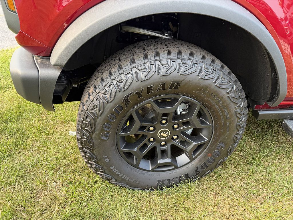 Used 2026 Ford Bronco Badlands AWD/4WD image 9