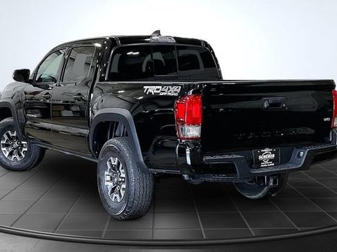 Used 2017 Toyota Tacoma TRD Off-Road AWD/4WD image 14