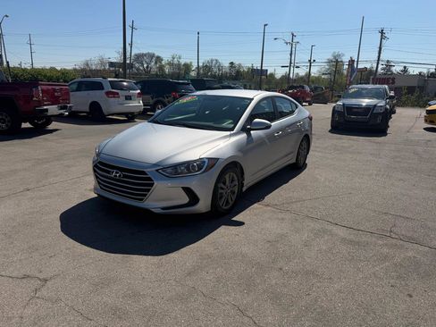 Used 2018 Hyundai Elantra SEL w/ Cargo Package image 7
