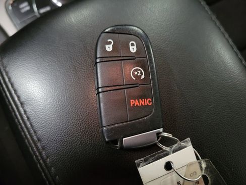 Used 2021 Jeep Grand Cherokee Laredo image 15