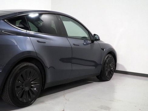 Used 2023 Tesla Model Y Long Range AWD/4WD image 49