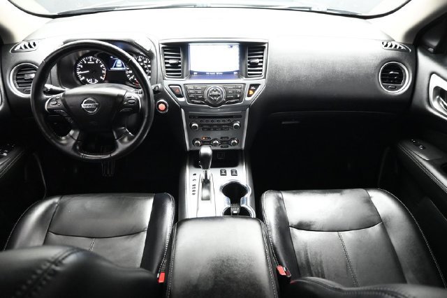 Used 2020 Nissan Pathfinder SL FWD image 10