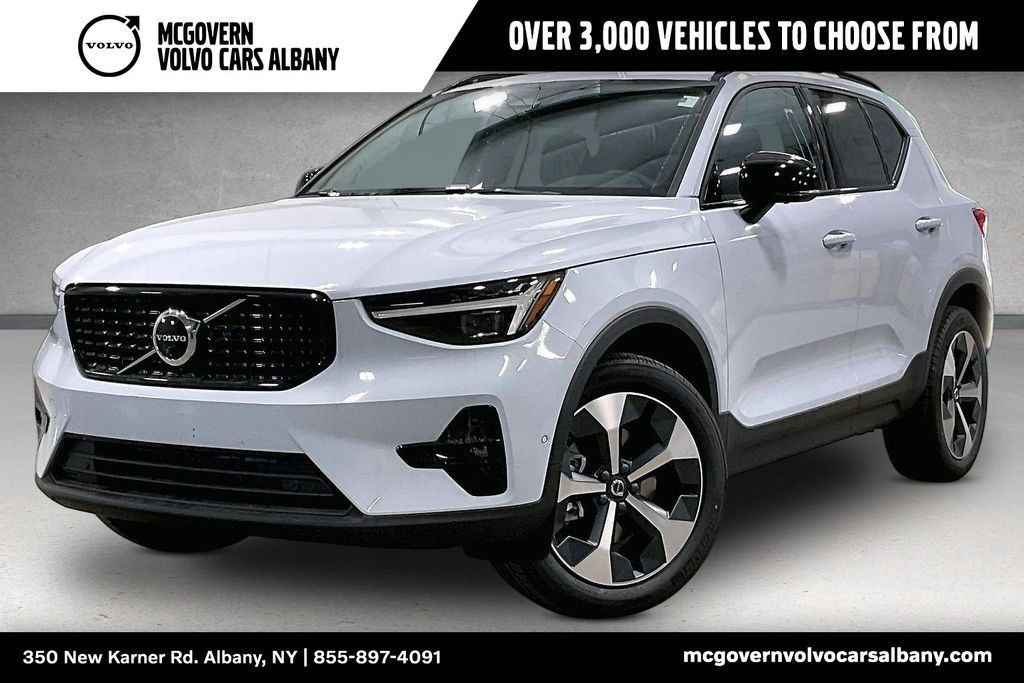 New 2026 Volvo XC40 B5 Plus w/ Climate Package AWD/4WD image 1