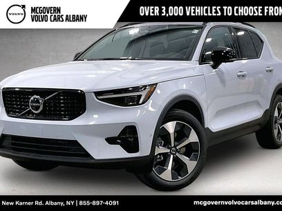 New 2026 Volvo XC40 B5 Plus w/ Climate Package