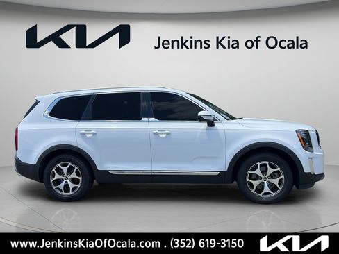 Used 2022 Kia Telluride EX FWD image 2