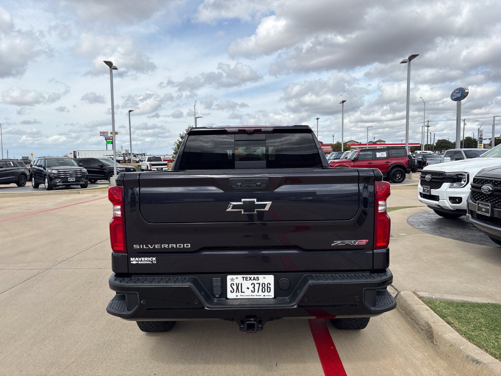 Used 2023 Chevrolet Silverado 1500 ZR2 w/ Technology Package AWD/4WD image 10