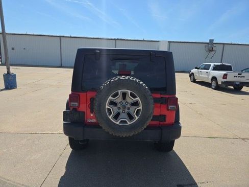 Used 2013 Jeep Wrangler Unlimited Rubicon w/ Dual Top Group AWD/4WD image 7