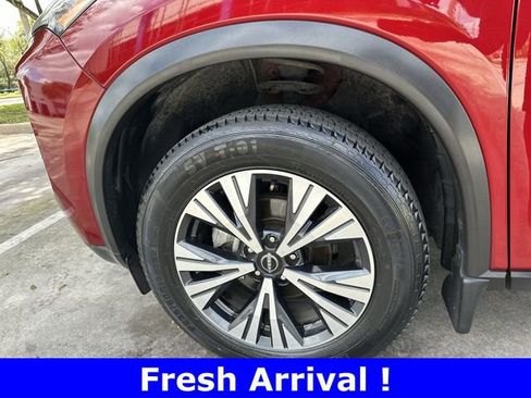 Used 2023 Nissan Rogue SV image 11