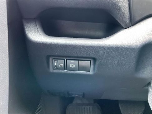 Used 2023 Toyota RAV4 XLE FWD image 58