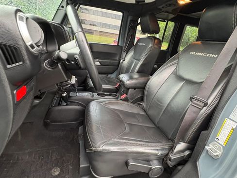 Used 2015 Jeep Wrangler Unlimited Rubicon AWD/4WD image 13