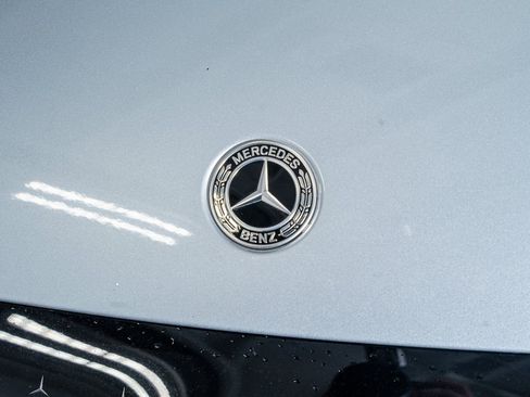 Used 2023 Mercedes-Benz EQE 500 4MATIC Sedan image 17