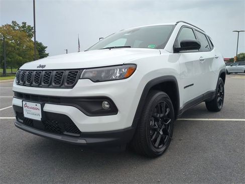 New 2026 Jeep Compass Latitude image 8