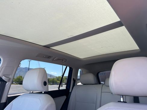 Used 2019 Volkswagen Tiguan SE w/ Panoramic Sunroof Package AWD/4WD image 29