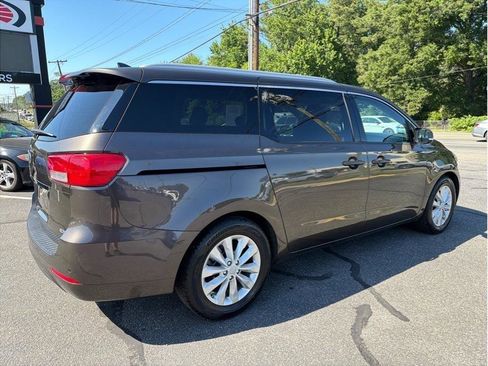 Used 2016 Kia Sedona EX FWD image 6