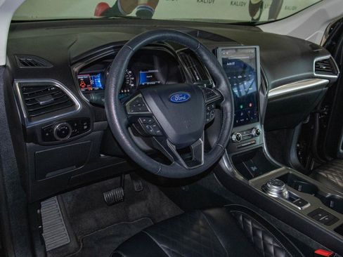 Used 2024 Ford Edge Titanium image 5