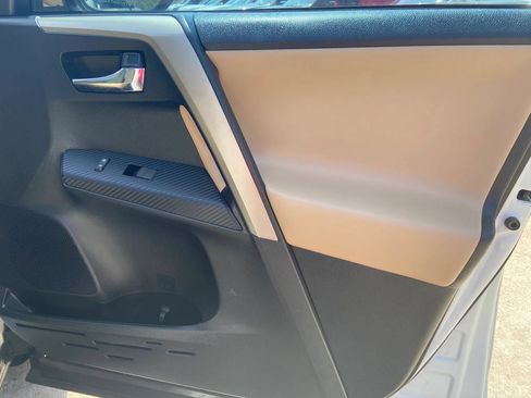 Used 2014 Toyota RAV4 Limited w/ Technology Package FWD image 21