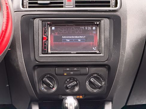 Used 2013 Volkswagen Jetta S FWD image 16