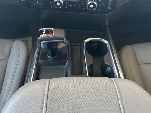 Used 2023 GMC Sierra 1500 SLT AWD/4WD image 5