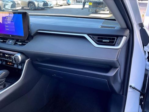 Used 2025 Toyota RAV4 XLE Premium image 20