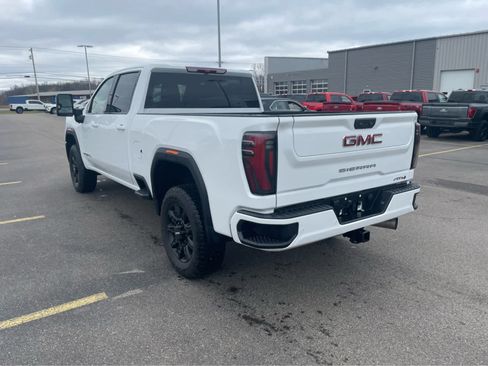 Used 2025 GMC Sierra 2500 AT4 image 7