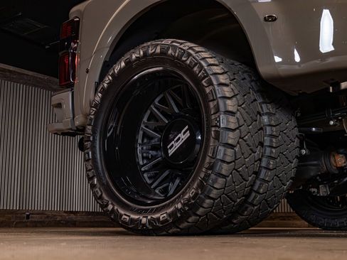 Used 2026 Ford F450 Platinum w/ Platinum Plus Package image 14