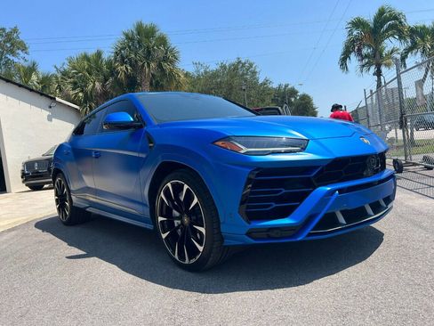 Used 2021 Lamborghini Urus image 1