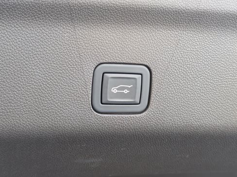 Used 2024 GMC Yukon SLT w/ SLT Premium Package RWD image 21