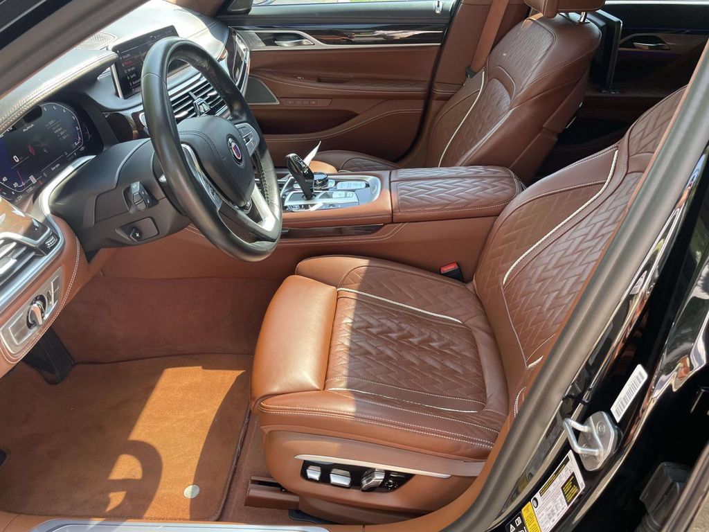 Used 2022 BMW ALPINA B7 xDrive w/ Luxury Rear Seating Package AWD/4WD image 11