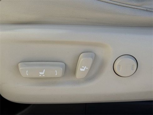 Used 2023 Lexus GX 460 Premium w/ Accessory Package image 29