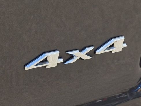 Used 2022 Jeep Cherokee Limited image 17