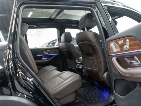 Used 2022 Mercedes-Benz GLS 450 4MATIC image 13