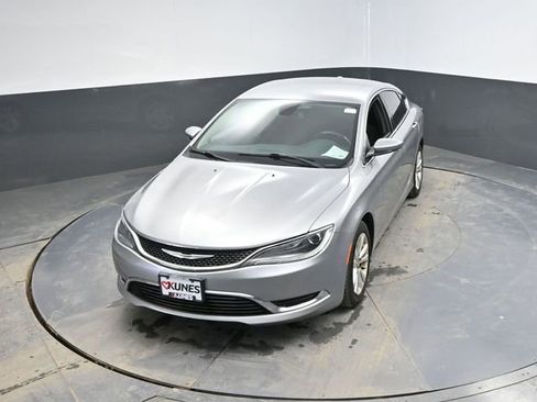 Used 2015 Chrysler 200 Limited w/ Convenience Group image 23